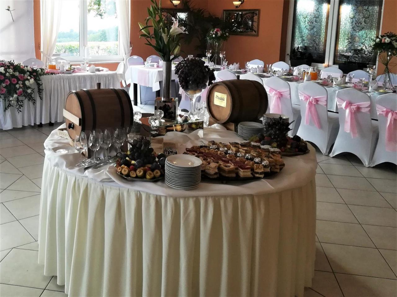 Hotel Metro קלודז'קו מראה חיצוני תמונה